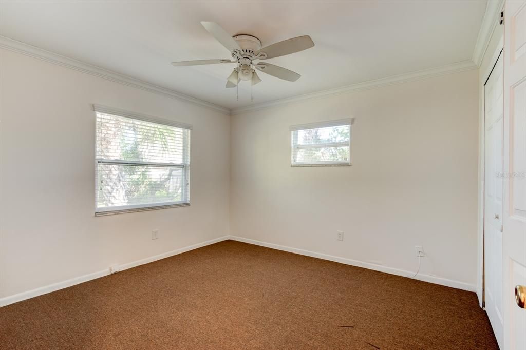 En Venta: $965,000 (4 camas, 2 baños, 1800 Pies cuadrados)