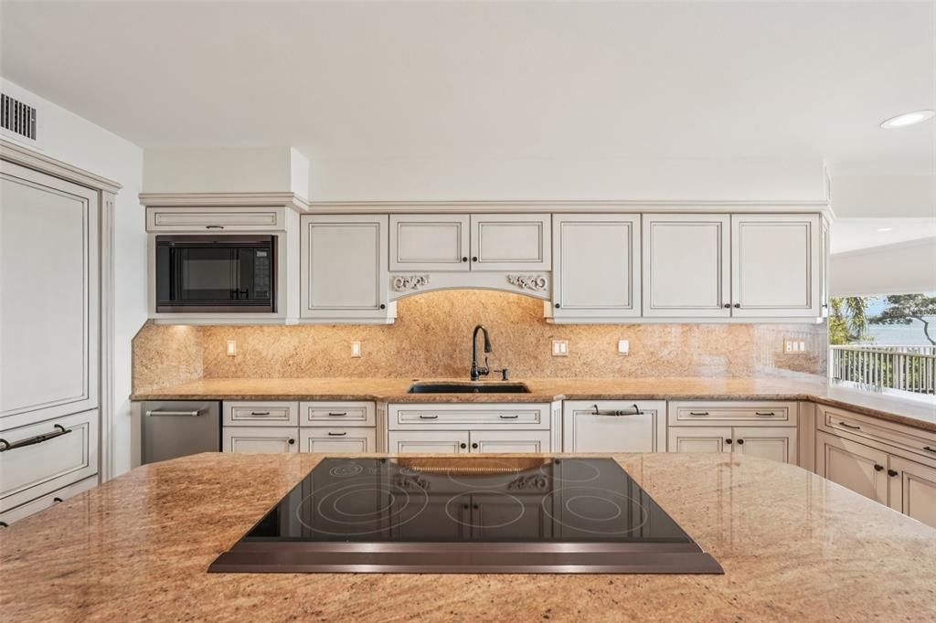 En Venta: $2,258,000 (3 camas, 3 baños, 5080 Pies cuadrados)