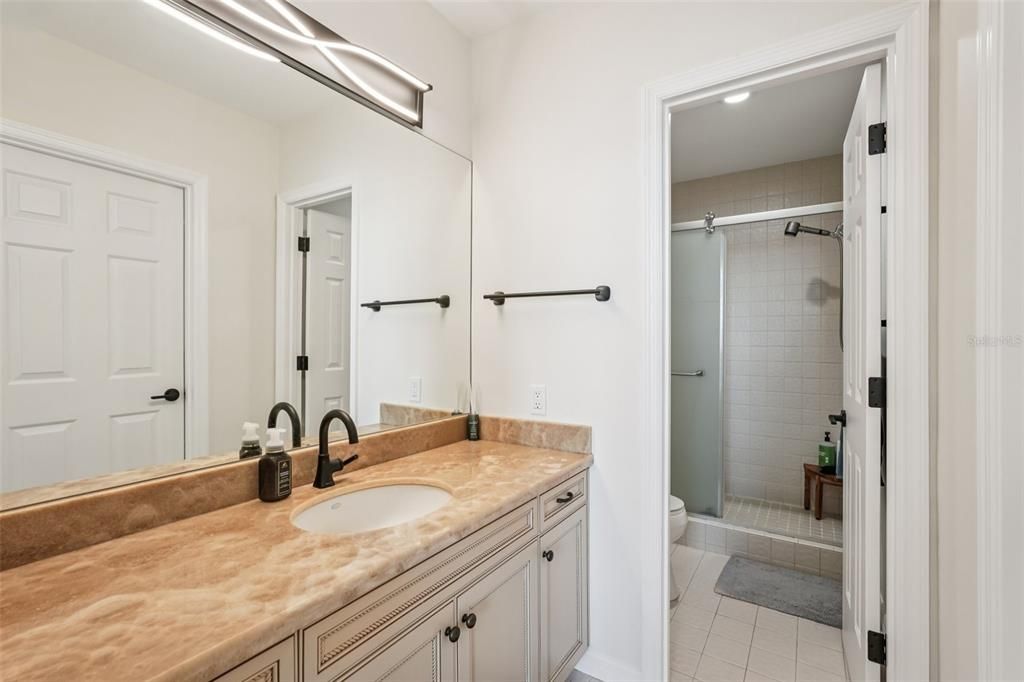 En Venta: $2,258,000 (3 camas, 3 baños, 5080 Pies cuadrados)