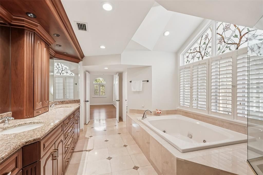 En Venta: $2,258,000 (3 camas, 3 baños, 5080 Pies cuadrados)