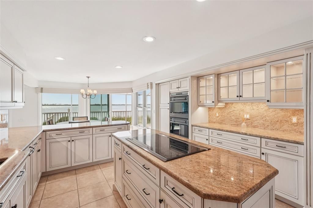 En Venta: $2,258,000 (3 camas, 3 baños, 5080 Pies cuadrados)