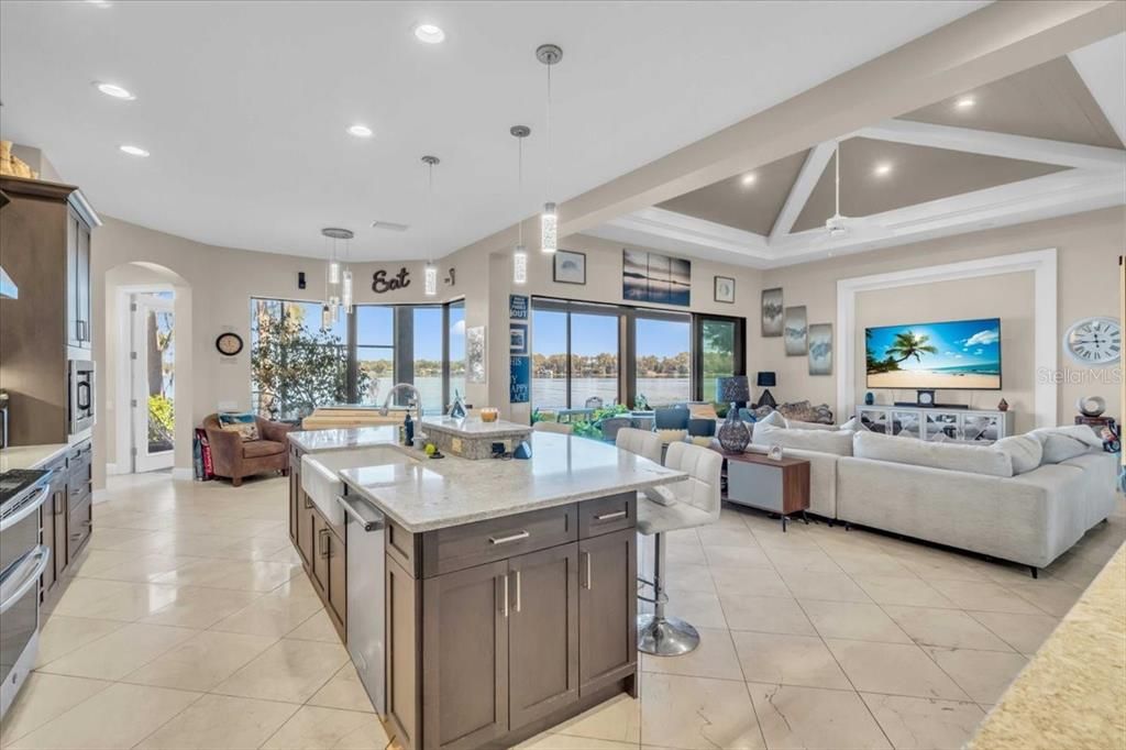 待售: $1,750,000 (3 贝兹, 4 浴室, 2724 平方英尺)