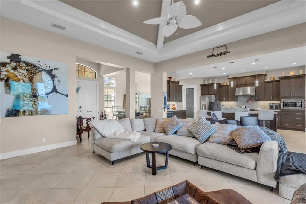 待售: $1,750,000 (3 贝兹, 4 浴室, 2724 平方英尺)