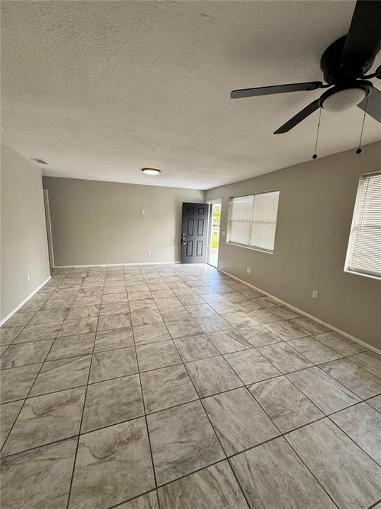 На продажу: $220,000 (3 спален, 1 ванн, 1434 Квадратных фут)