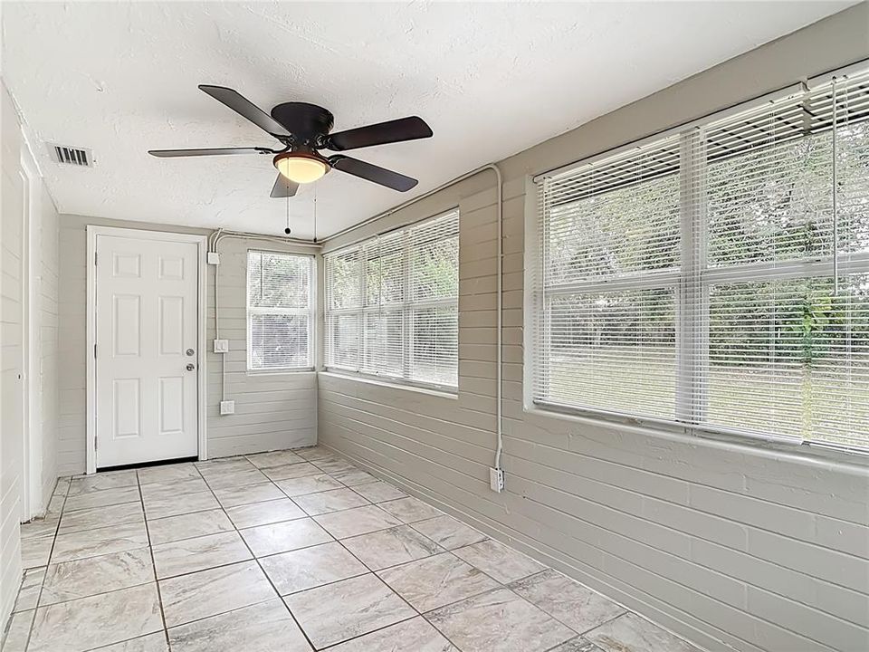 En Venta: $209,900 (3 camas, 1 baños, 1434 Pies cuadrados)