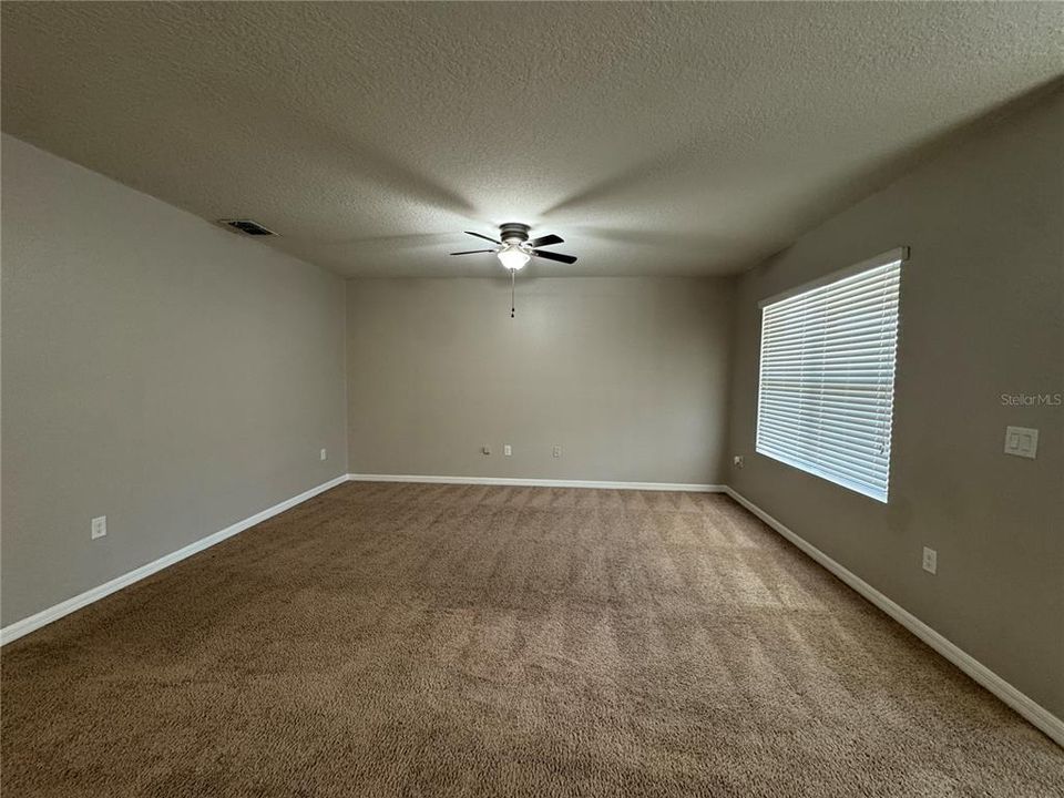 En Venta: $264,900 (3 camas, 2 baños, 1711 Pies cuadrados)