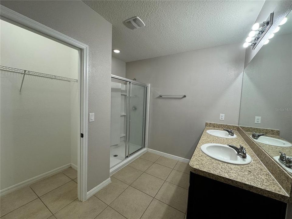 En Venta: $264,900 (3 camas, 2 baños, 1711 Pies cuadrados)