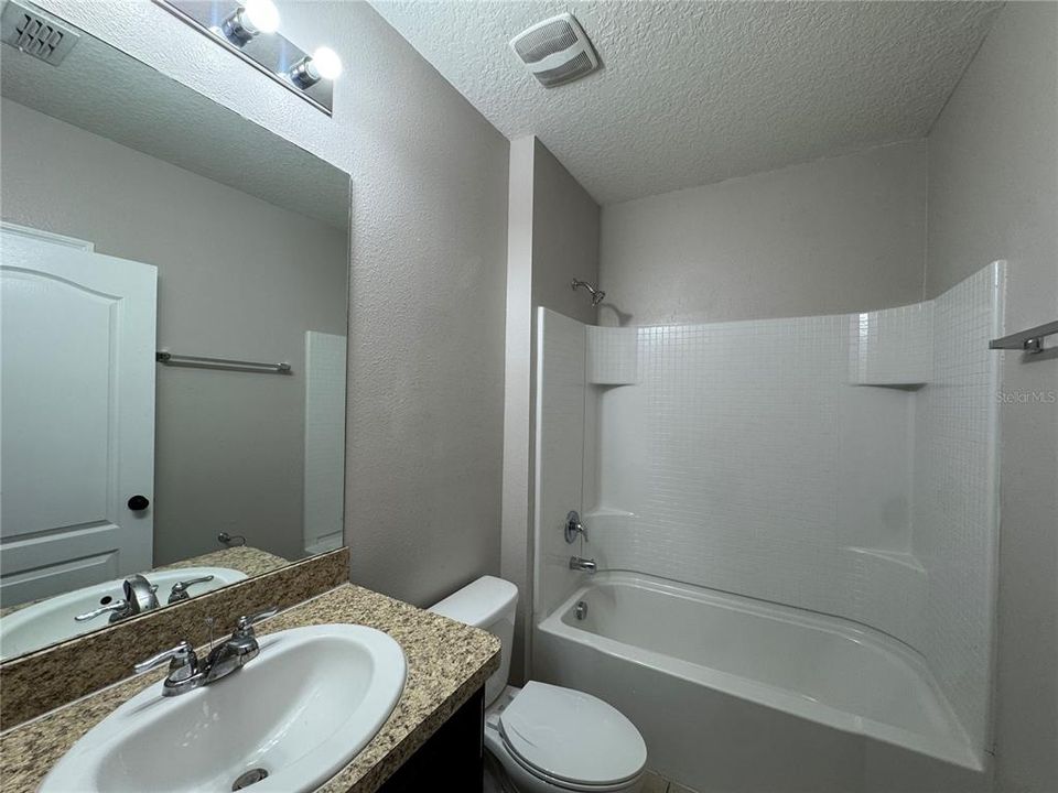 En Venta: $264,900 (3 camas, 2 baños, 1711 Pies cuadrados)