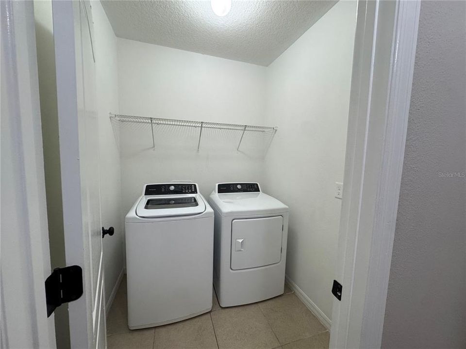 En Venta: $264,900 (3 camas, 2 baños, 1711 Pies cuadrados)