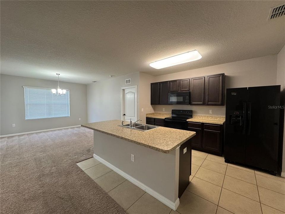 En Venta: $264,900 (3 camas, 2 baños, 1711 Pies cuadrados)