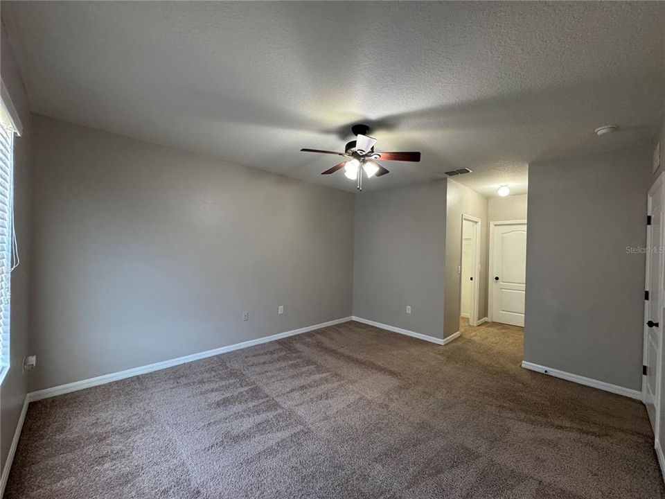 En Venta: $264,900 (3 camas, 2 baños, 1711 Pies cuadrados)