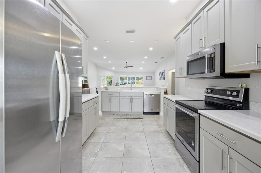 待售: $449,700 (4 贝兹, 2 浴室, 2200 平方英尺)