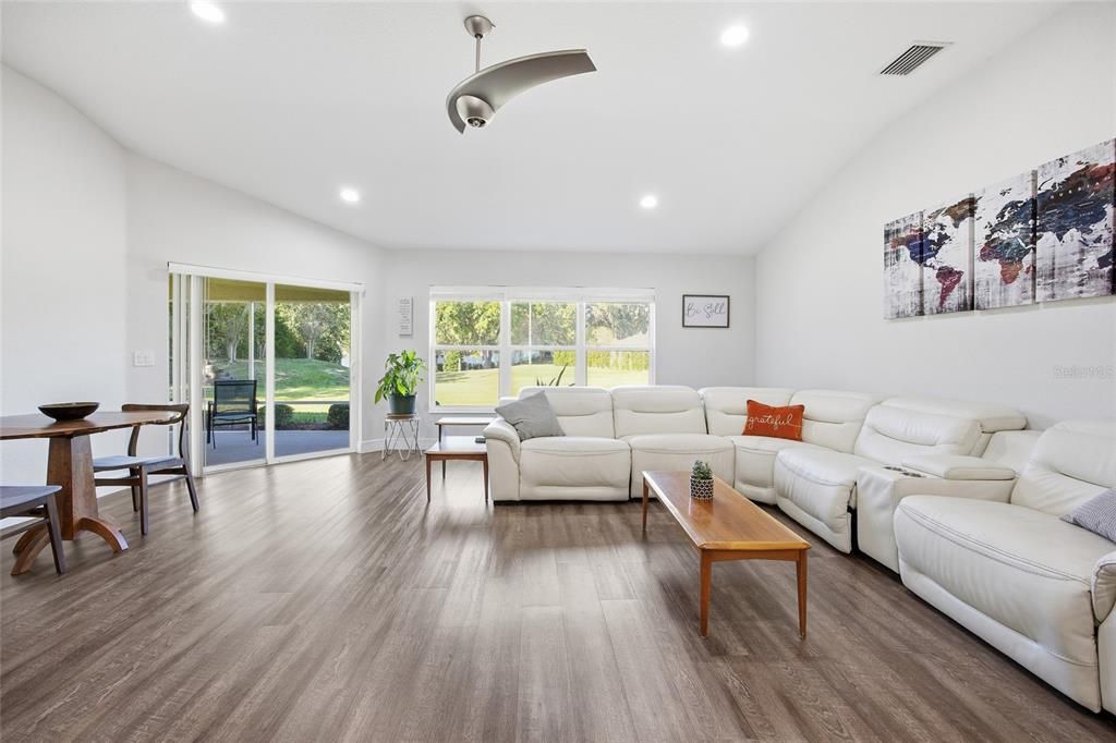 待售: $449,700 (4 贝兹, 2 浴室, 2200 平方英尺)