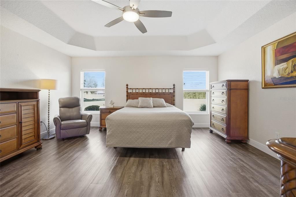 待售: $449,700 (4 贝兹, 2 浴室, 2200 平方英尺)