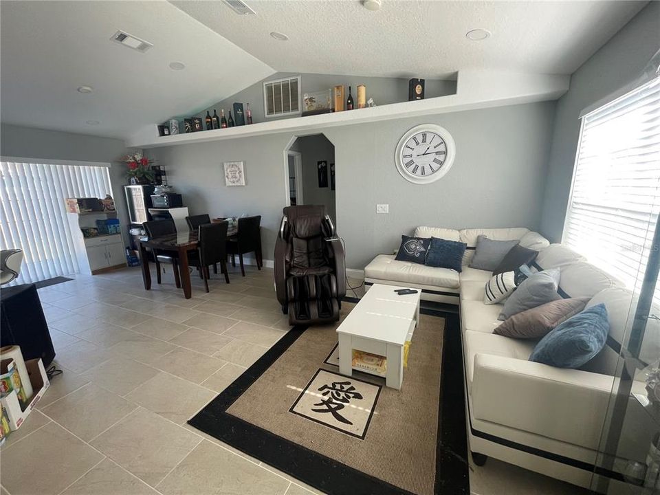 En Venta: $319,000 (3 camas, 2 baños, 1368 Pies cuadrados)