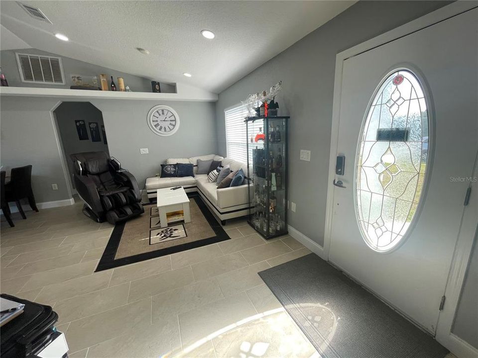 En Venta: $319,000 (3 camas, 2 baños, 1368 Pies cuadrados)