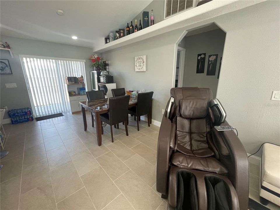 En Venta: $319,000 (3 camas, 2 baños, 1368 Pies cuadrados)