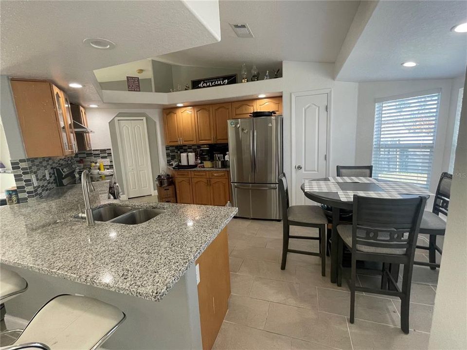 En Venta: $319,000 (3 camas, 2 baños, 1368 Pies cuadrados)