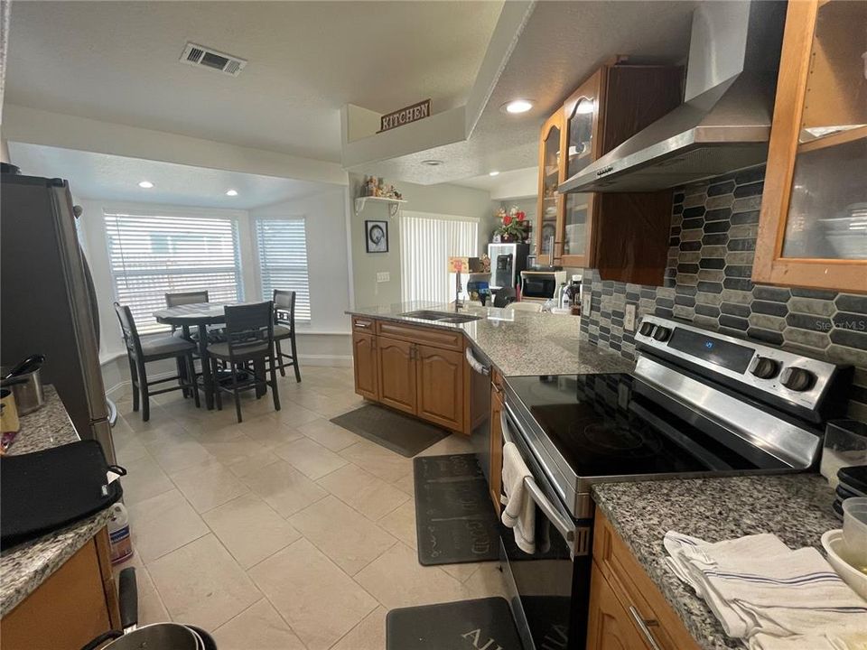 En Venta: $319,000 (3 camas, 2 baños, 1368 Pies cuadrados)