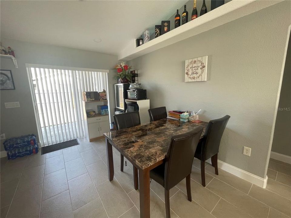 En Venta: $319,000 (3 camas, 2 baños, 1368 Pies cuadrados)