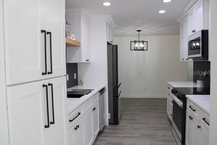 For Sale: $389,900 (4 beds, 2 baths, 1974 Square Feet)