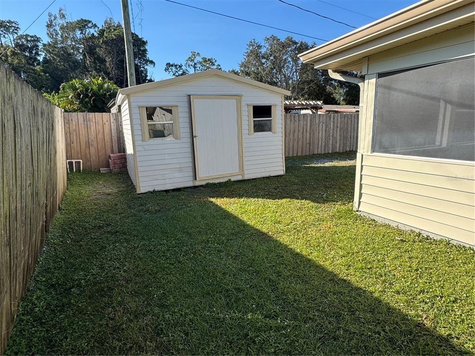 For Sale: $389,900 (4 beds, 2 baths, 1974 Square Feet)