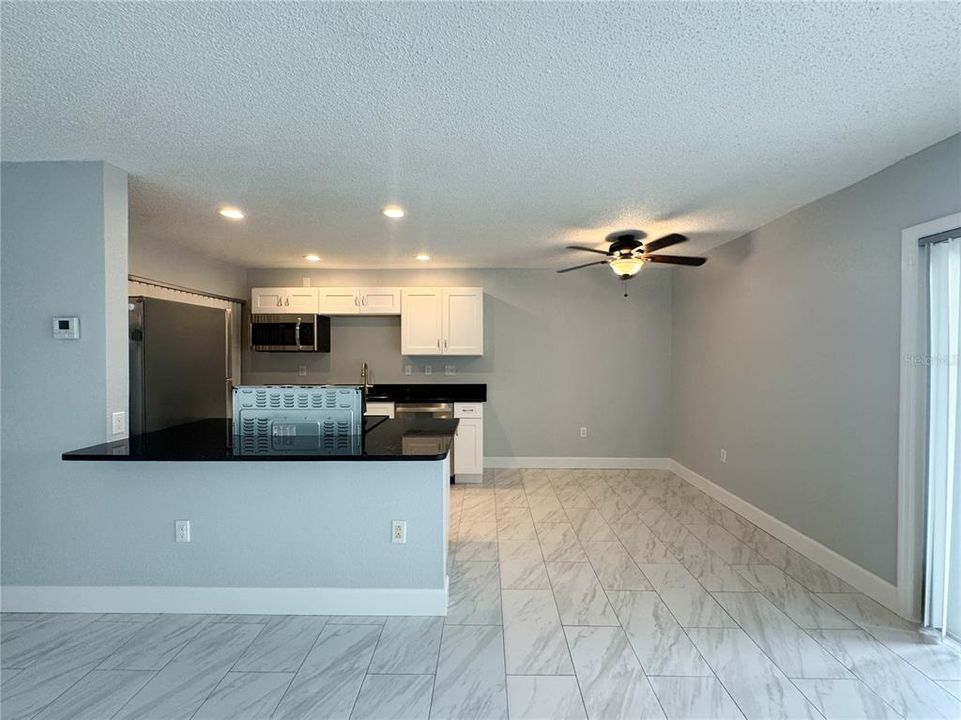 For Rent: $1,850 (2 beds, 2 baths, 1100 Square Feet)