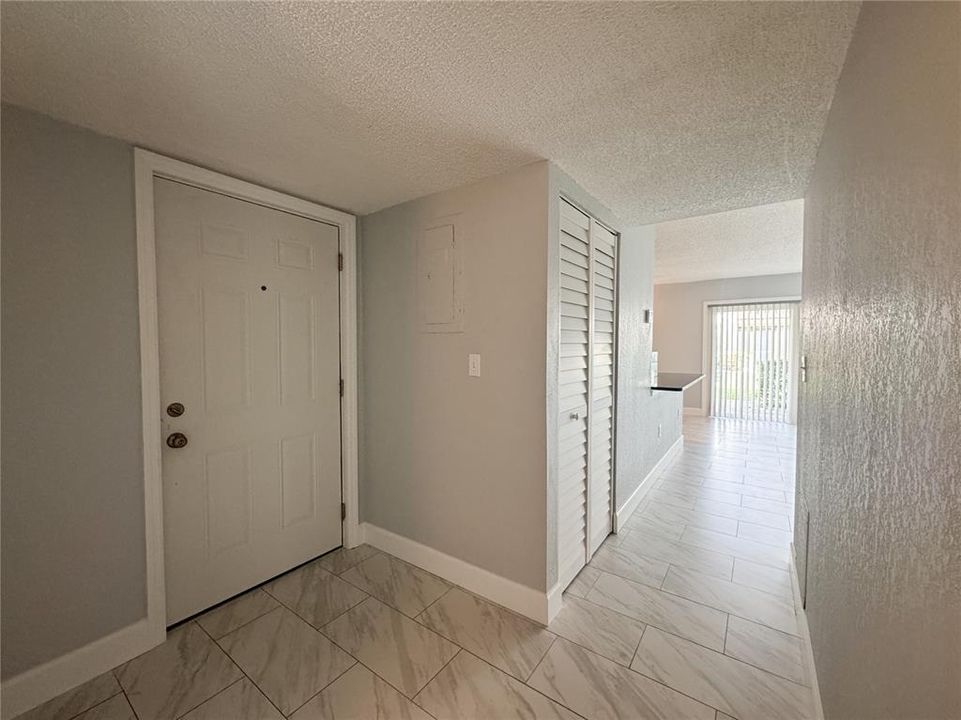 For Rent: $1,850 (2 beds, 2 baths, 1100 Square Feet)