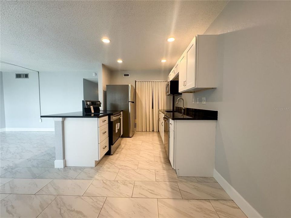 For Rent: $1,850 (2 beds, 2 baths, 1100 Square Feet)