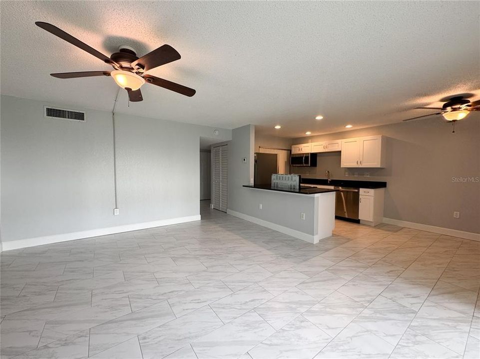 For Rent: $1,850 (2 beds, 2 baths, 1100 Square Feet)