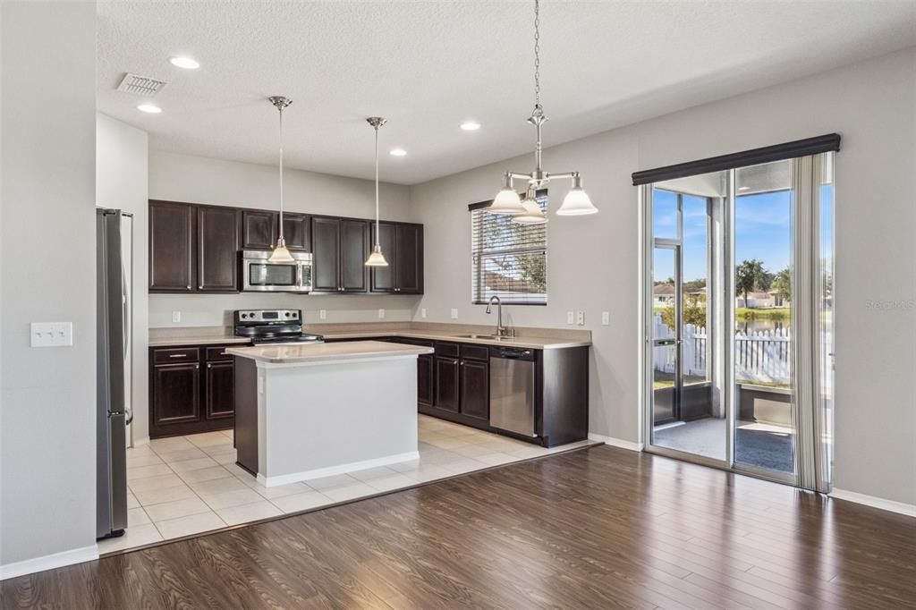 For Sale: $349,900 (3 beds, 2 baths, 1901 Square Feet)