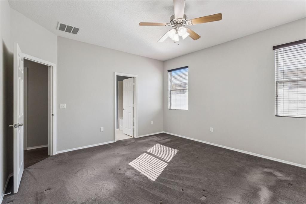 For Sale: $349,900 (3 beds, 2 baths, 1901 Square Feet)