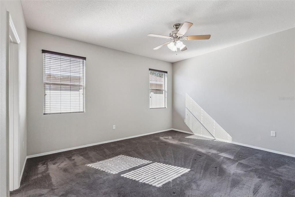 For Sale: $349,900 (3 beds, 2 baths, 1901 Square Feet)