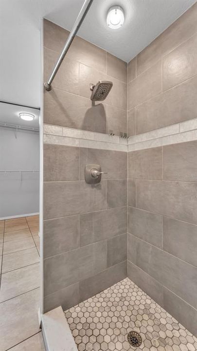 На продажу: $349,900 (4 спален, 2 ванн, 1670 Квадратных фут)