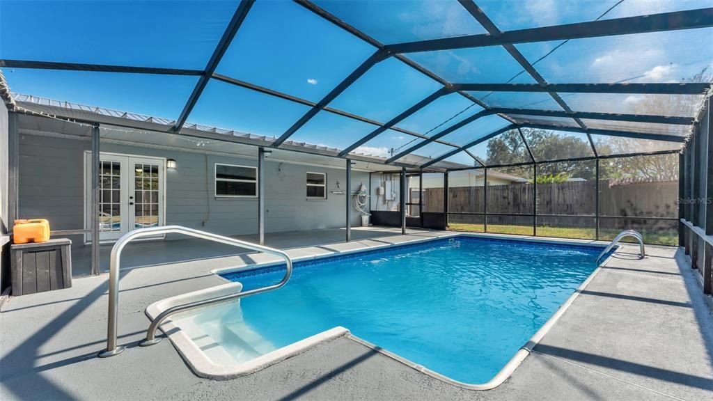 На продажу: $349,900 (4 спален, 2 ванн, 1670 Квадратных фут)