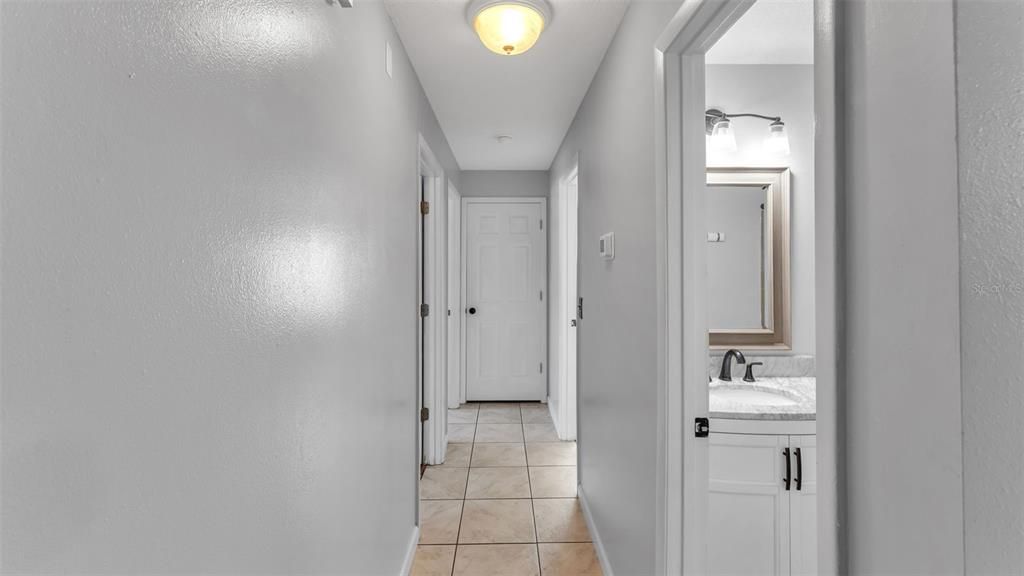 На продажу: $349,900 (4 спален, 2 ванн, 1670 Квадратных фут)