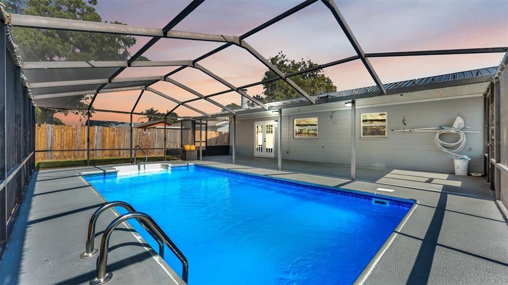 На продажу: $349,900 (4 спален, 2 ванн, 1670 Квадратных фут)