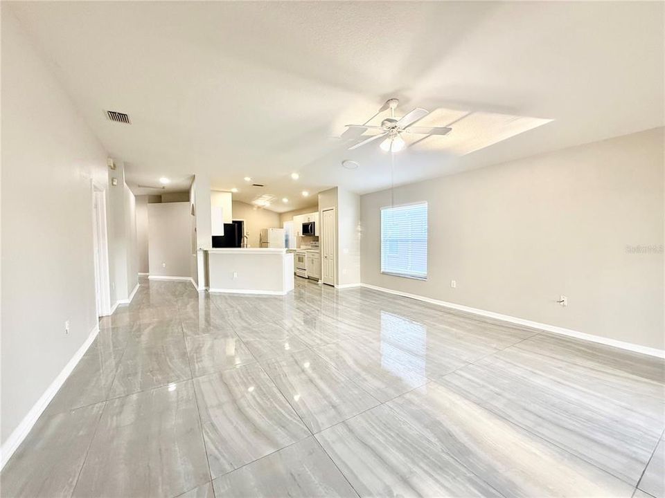 出租: $2,290 (3 贝兹, 2 浴室, 1611 平方英尺)