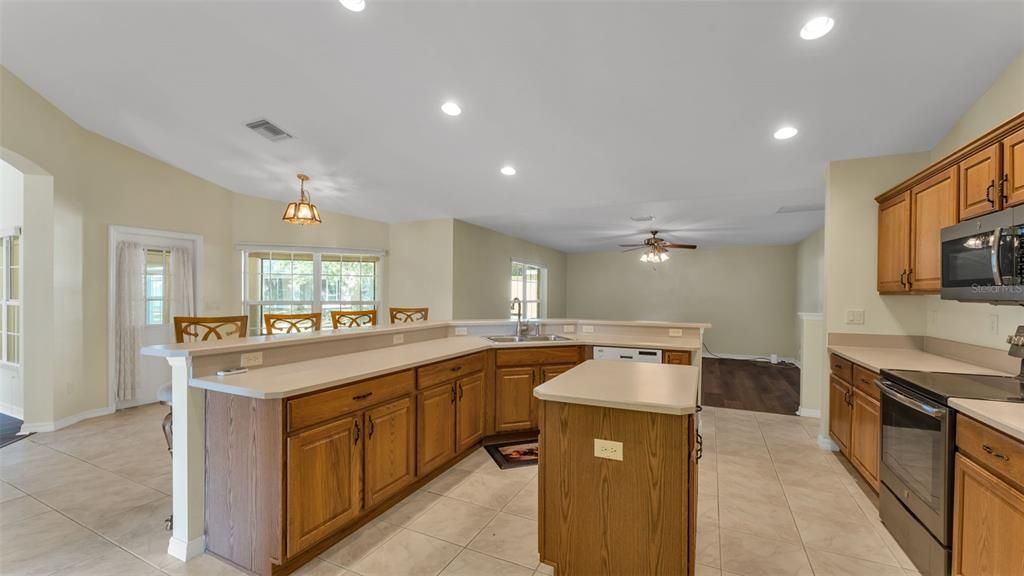 待售: $415,000 (3 贝兹, 2 浴室, 2892 平方英尺)