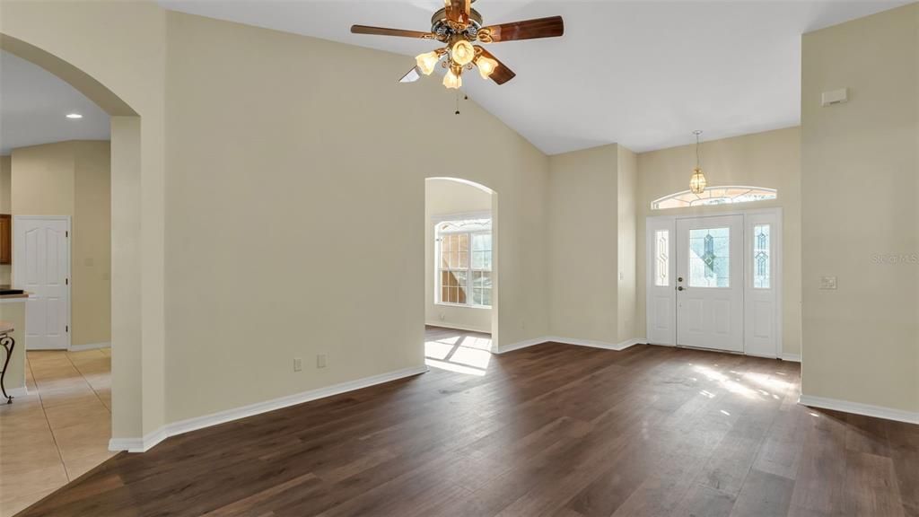 待售: $415,000 (3 贝兹, 2 浴室, 2892 平方英尺)