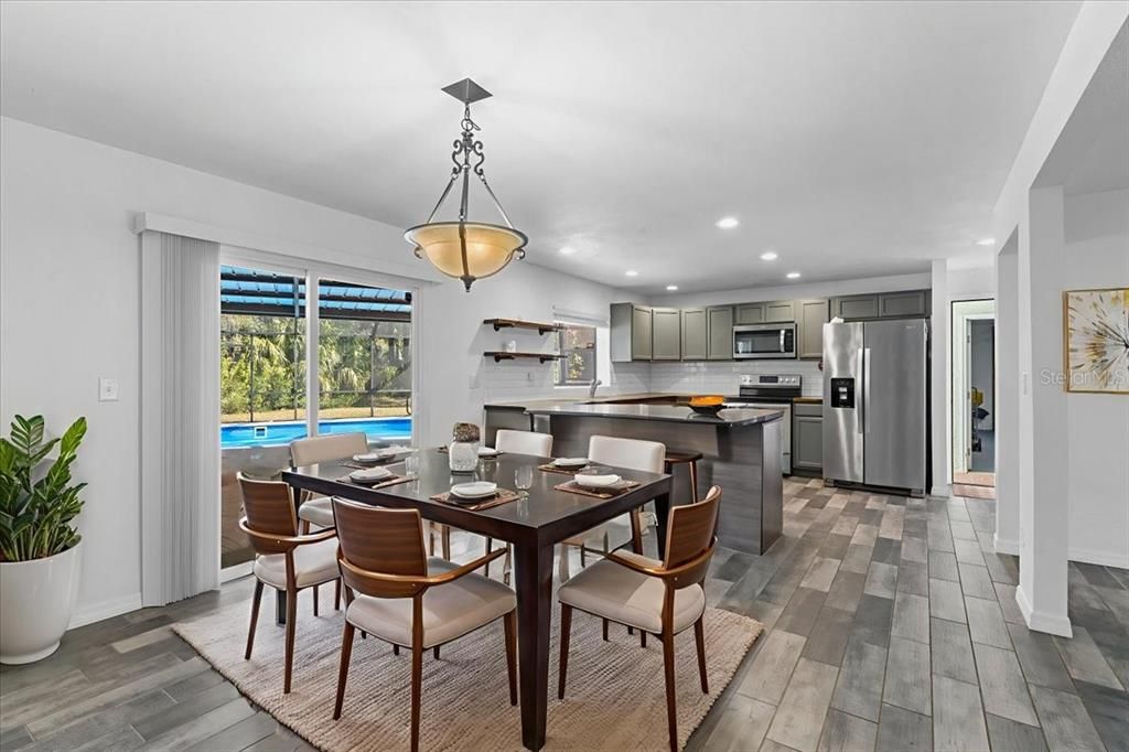 待售: $527,000 (5 贝兹, 3 浴室, 3204 平方英尺)