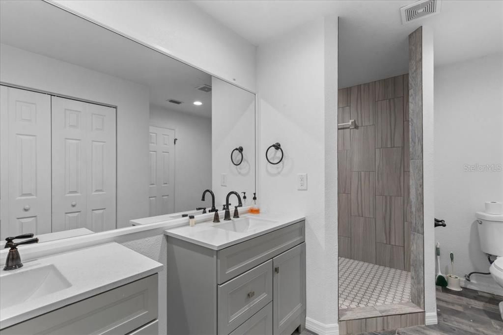 待售: $527,000 (5 贝兹, 3 浴室, 3204 平方英尺)