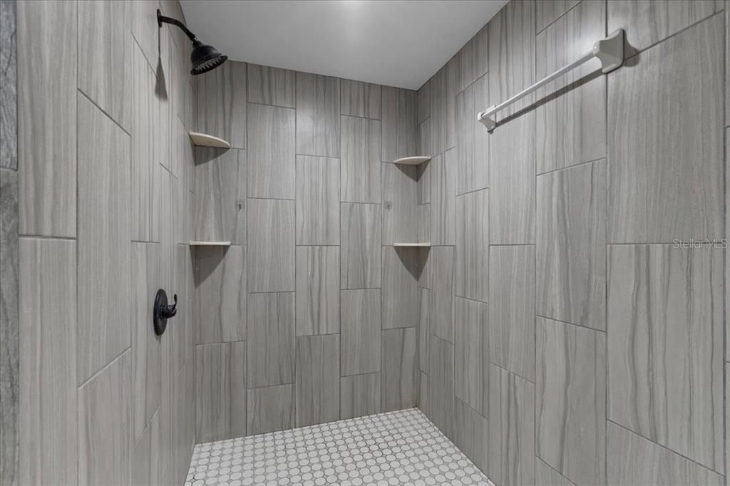 待售: $527,000 (5 贝兹, 3 浴室, 3204 平方英尺)