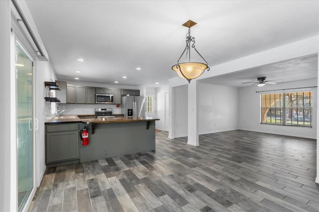 待售: $527,000 (5 贝兹, 3 浴室, 3204 平方英尺)