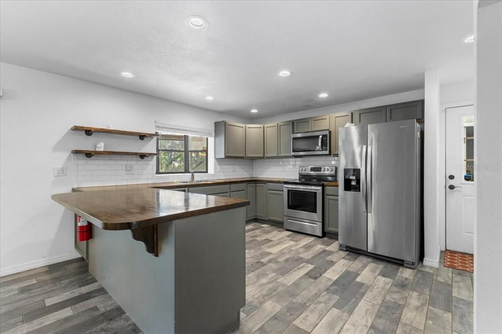 待售: $527,000 (5 贝兹, 3 浴室, 3204 平方英尺)