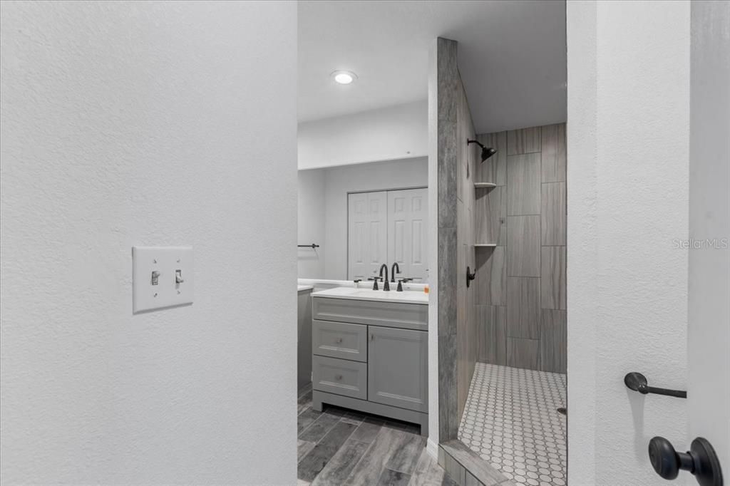 待售: $527,000 (5 贝兹, 3 浴室, 3204 平方英尺)