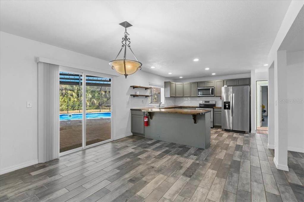 待售: $527,000 (5 贝兹, 3 浴室, 3204 平方英尺)