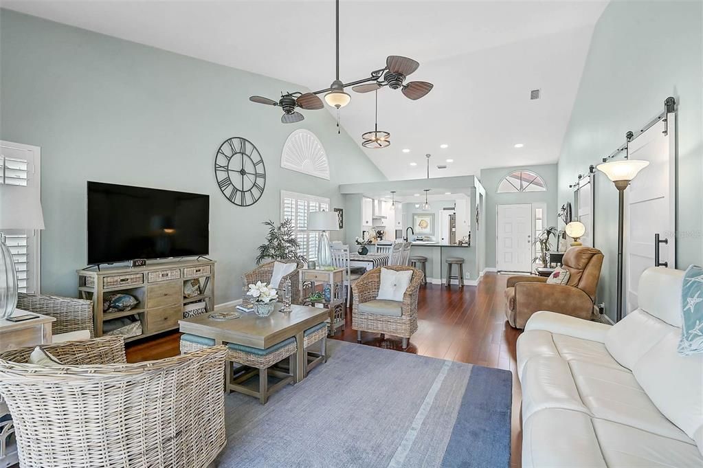 For Sale: $419,000 (2 beds, 2 baths, 1413 Square Feet)