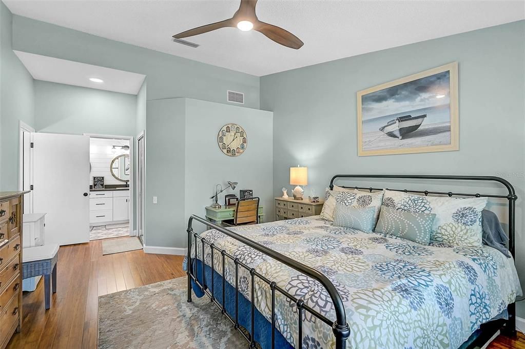 For Sale: $419,000 (2 beds, 2 baths, 1413 Square Feet)