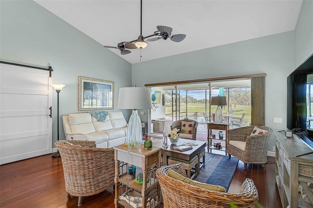 For Sale: $419,000 (2 beds, 2 baths, 1413 Square Feet)